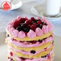 Layer cake girly aux fruits rouges pour la[...]
