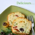 Cake aux courgettes, tomates séchées & olives[...]