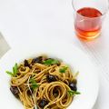 Linguine au garum, olives et câpres