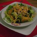 Salade thaï aux crevettes et aux clémentines,[...]