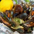 Moules en papillotes au fenouil et aux épices