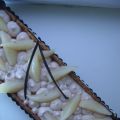 Tarte à la mousse de marrons et poires pochées.[...]