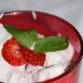 DESSERT TOUT DOUX : FRAISES AU FROMAGE BLANC ET[...]