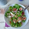 Salade de figues, noix et fromage de brebis.[...]