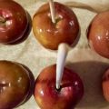 Pommes au caramel salé à la fève tonka