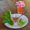 Transformez les queues des fraises en de[...]