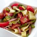 Salade de pâtes aux haricots verts, tomates,[...]