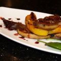 Foie gras poêlé sur pain perdu à la mangue,[...]