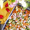 Salade de pâtes, courgettes, radis et feta[...]
