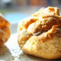 Choux épicés garnis de fromage frais