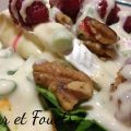 Salade au brie chaud, framboises et pacanes[...]