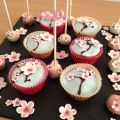 Cupcakes et cake pops fleurs de cerisier