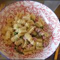 Radiatori au jambon et aux petits pois , sauce[...]