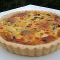 Tarte aux légumes rissolés et hareng fûmé sur[...]