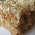 GÂTEAU AU GRUAU AVEC GARNITURE À LA NOIX DE COCO