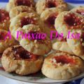 Biscoitos de banha com confeitura de framboesas