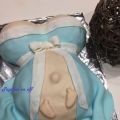 Gâteau ventre de femme enceinte (baby bump) en[...]