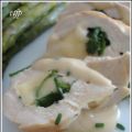 Poitrines de poulet farcies au brie et herbes