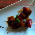 Brochettes melon fraises au caramel balsamique