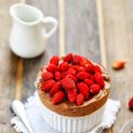 Soufflé glacé au chocolat et fraises des bois