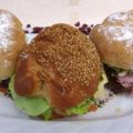 Burger au jambon, champignons et beurre d'ail -[...]