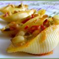 Conchiglie aux poivrons, brocciu et pignons de[...]