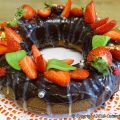 Gâteau couronne chocolat et fraises anti-gaspi