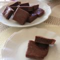 Carrés tendres, purée de dattes et chocolat