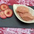Glace aux pêches de vigne