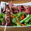Salade de filet mignon épicé, grillé et sa[...]