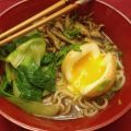 Ramen à l’ail noir avec champignons shiitake