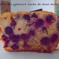 Cake au yaourt grec et aux mûres