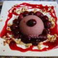 Demi sphère à la crème à la cerise légère,[...]