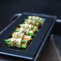 PETITS ROULES DE COURGETTES GRILLEES AU SAUMON[...]