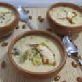 Soupe de poulet au lait d'amandes et de noix de[...]