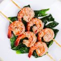 Brochettes de crevettes au lait de coco et[...]