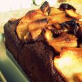 Gâteau au chocolat et aux pommes caramélisées .[...]