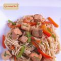 TALLARINES CHINOISES SAUTÉES AU SAUMON, LÉGUMES[...]