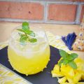 Gnamakoudji à l’ananas frais (jus de gingembre)