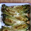 Coeurs de laitues rôtis, sauce légère à l'ail