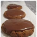 Biscuits au beurre d'arachide glacés au chocolat