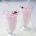 Recette cocktail milk shake fraise-framboise,[...]