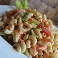 Salade de macaronis aux légumes et au cheddar