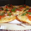 Mini pizza mozza tomates et herbes du jardin,[...]