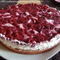 Gâteau mousseux au fromage blanc et aux cerises