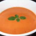 Soupe au cheddar, tomate et basilic