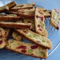 Biscotti aux fraises séchées et aux pistaches