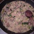 Omelette lardons, champignons et poireaux