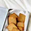 Biscuits sablés à la châtaigne et au miel