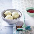 Glace au thé vert et coulis de cerise